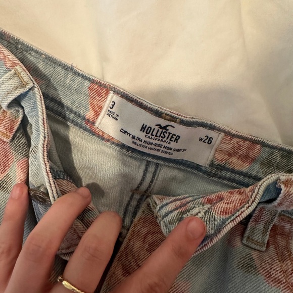 Floral Jean shorts - Picture 4 of 4